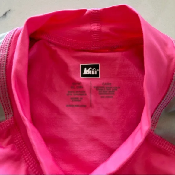 REI Rashguard New - Picture 3 of 4